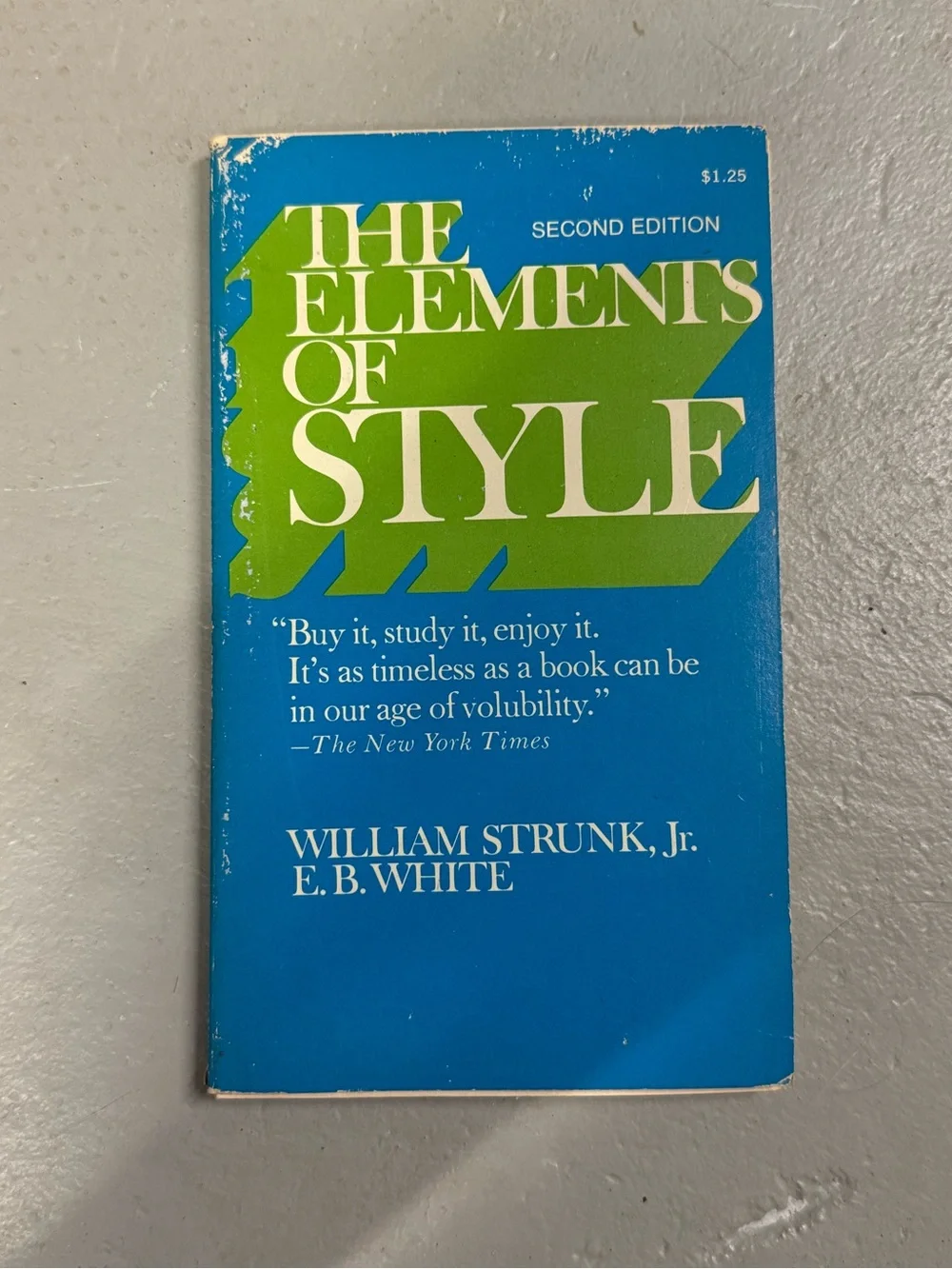 The Elements of Style 2nd Edition William Strunk Jr. E.B. White Paperback